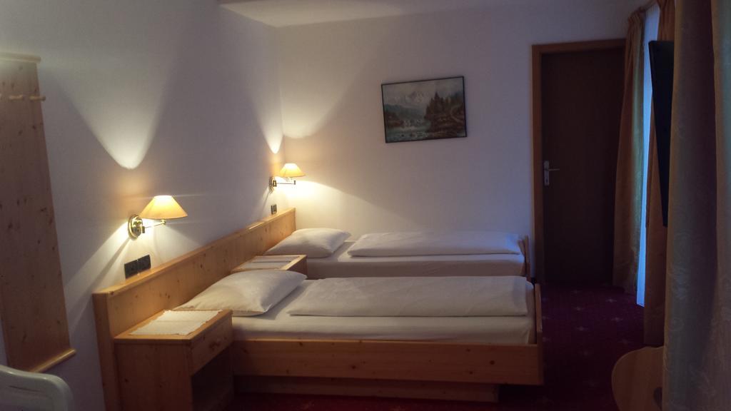 Hotel Garni Gardena - Appartments Santa Cristina Val Gardena Habitación foto