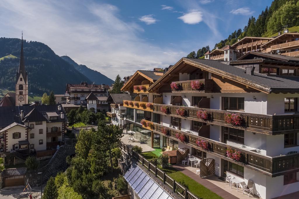 Hotel Garni Gardena - Appartments Santa Cristina Val Gardena Exterior foto
